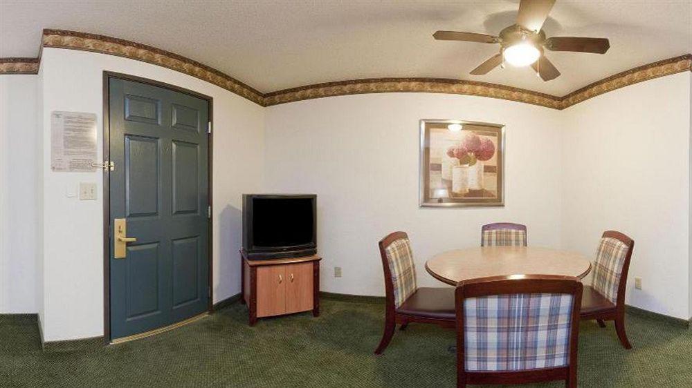 Holiday Inn Express Hotel & Suites Minneapolis-Golden Valley By Ihg Сейнт Луис Парк Екстериор снимка